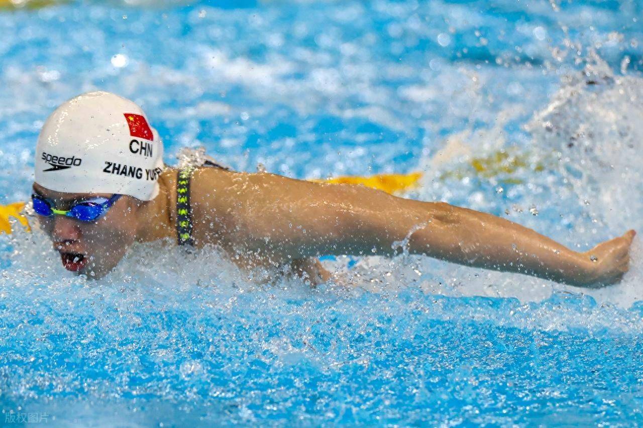 包含澳大利亚游泳选手飞速冲刺，登顶领奖台的词条