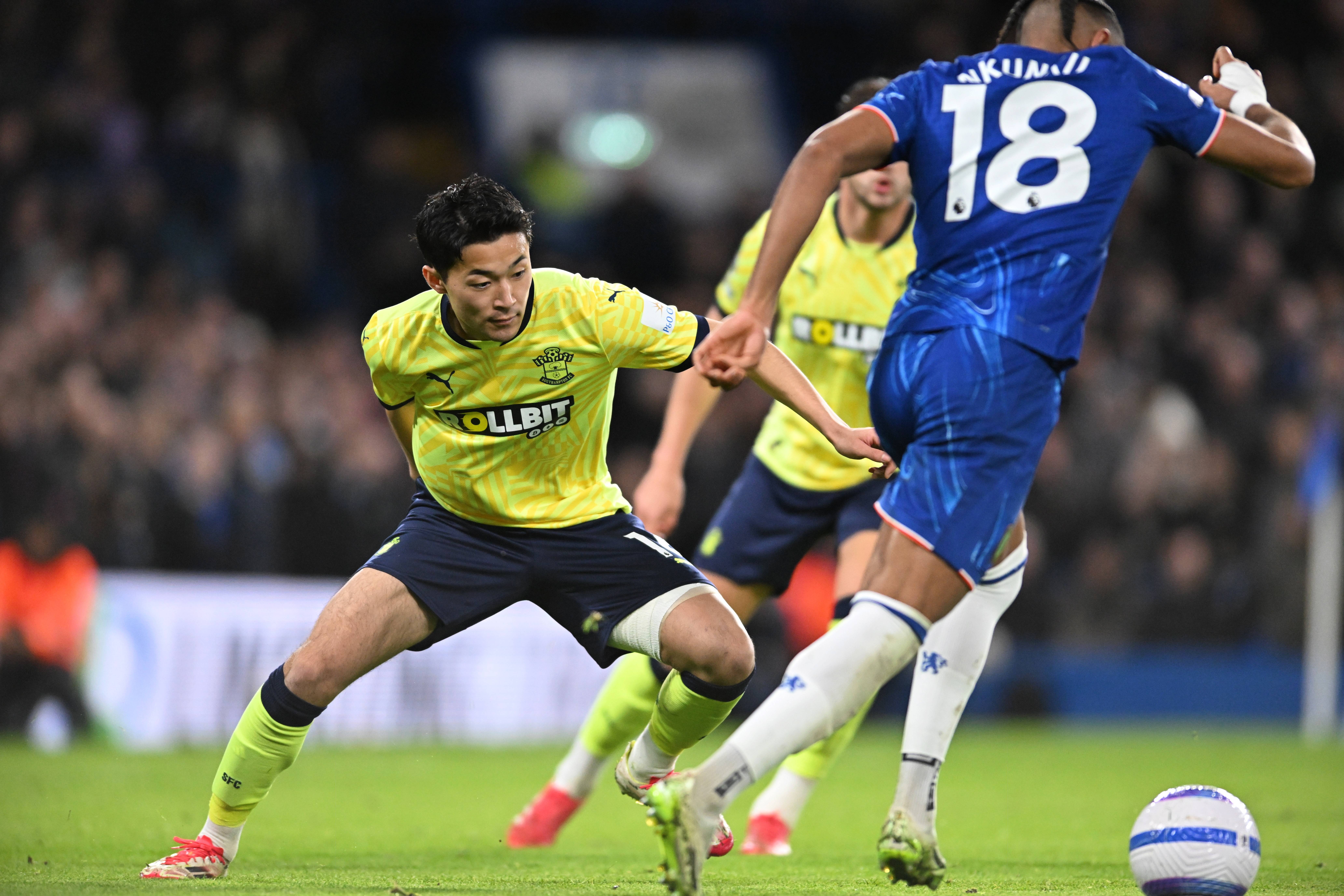 包含南安普顿主场迎战切尔西，双方对垒的词条