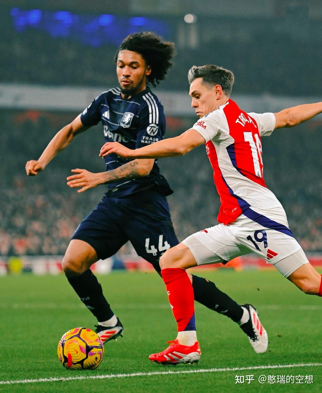 包含阿斯顿维拉强势获胜，英超争四形势再添变数的词条