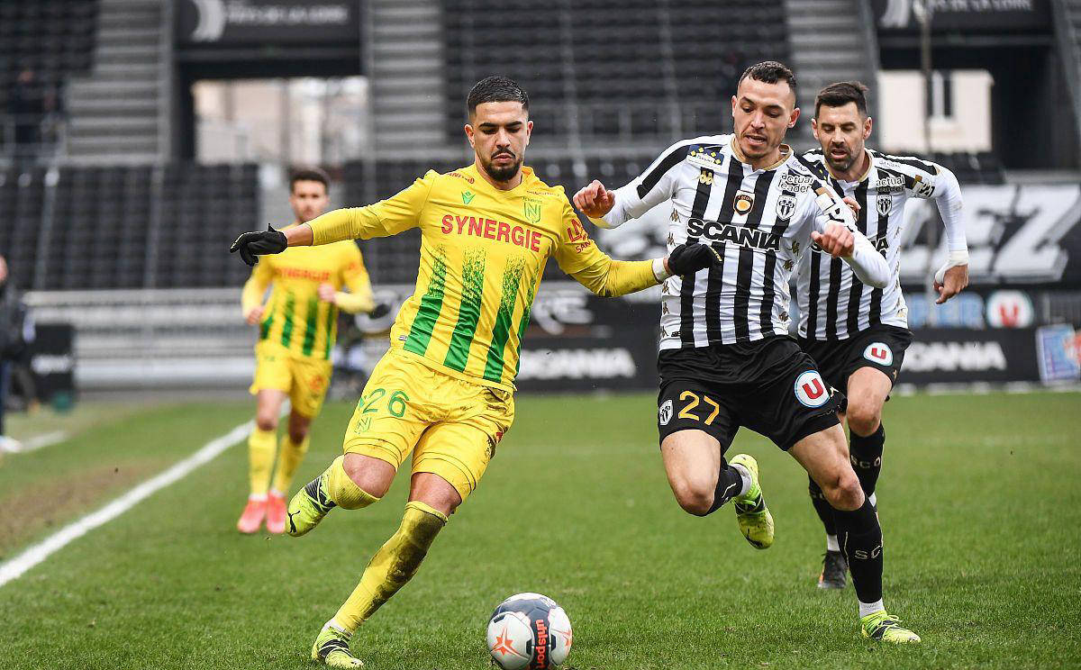 佛罗伦萨客场翻盘，继续追逐欧联资格