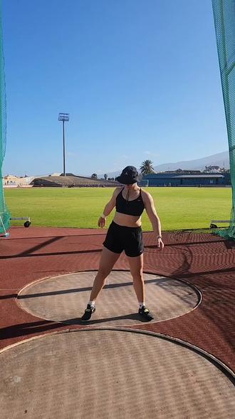 关于立陶宛铅球选手获得佳绩，树立新标杆的信息