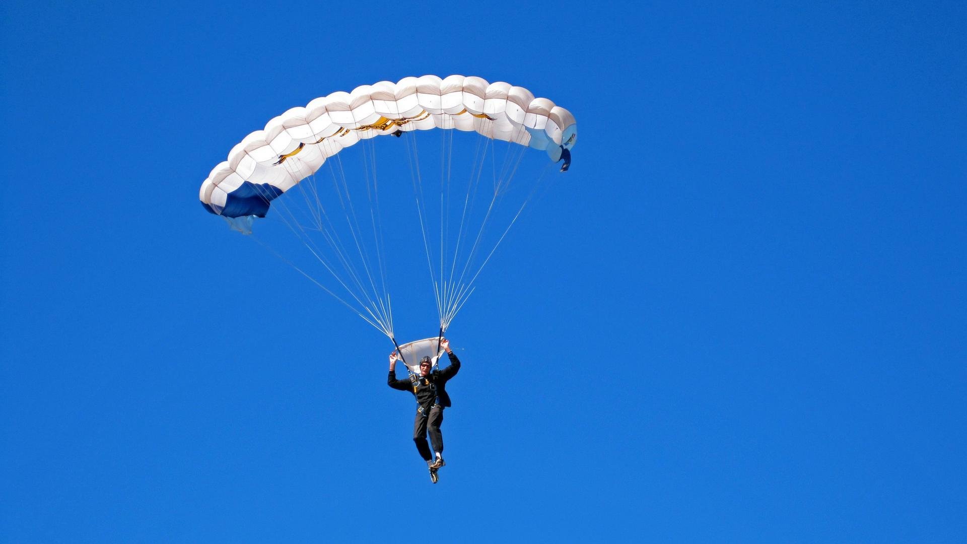 1.魔术主场力克骑士，新星末节爆发复刻克莱时刻